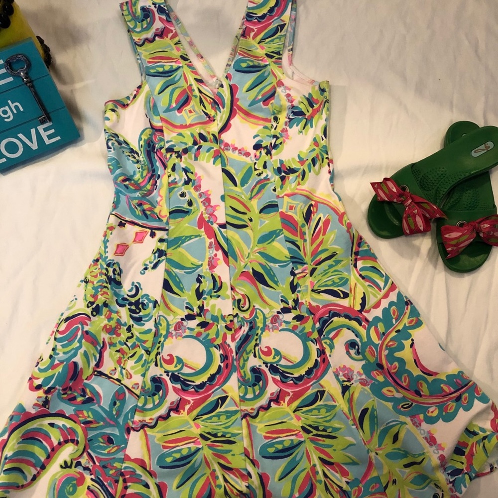 GUC Lilly Pulitzer Dahlia fit and flare dress.